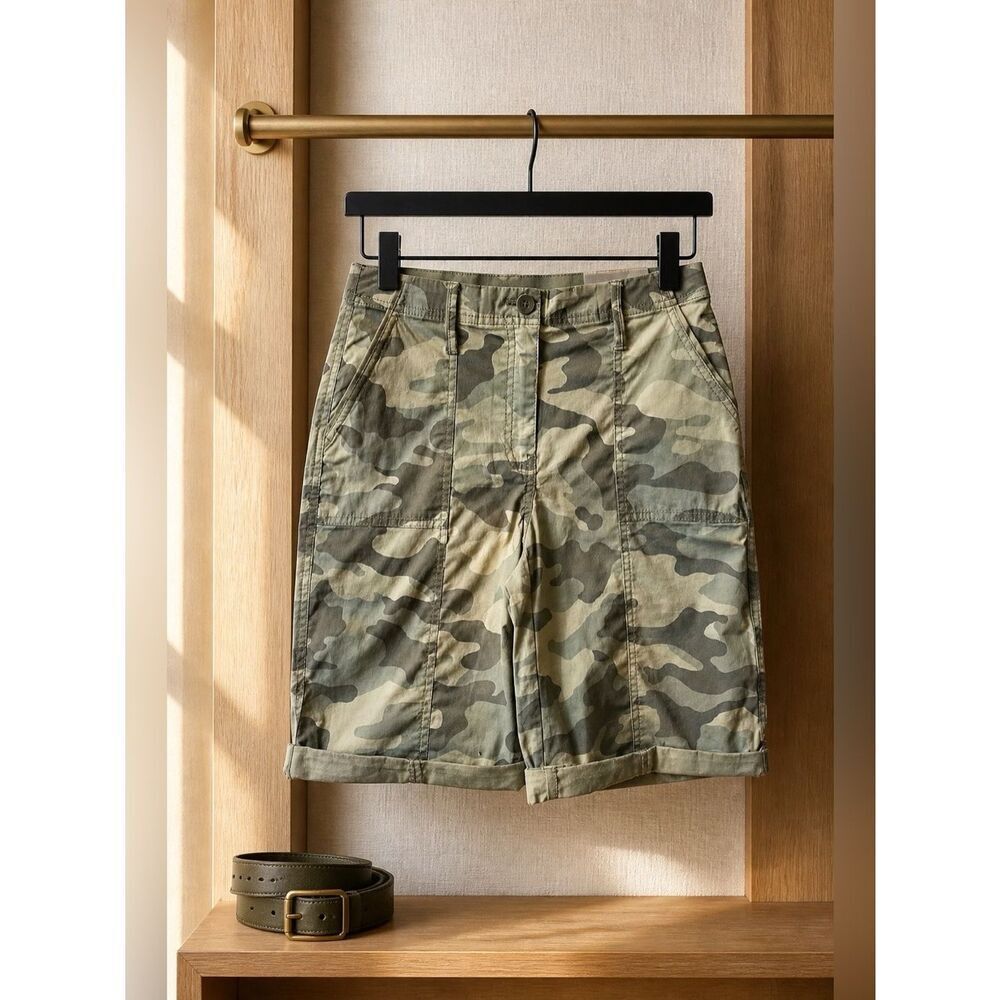Chico's Classic Camo Cargo Shorts Size 2 NWT